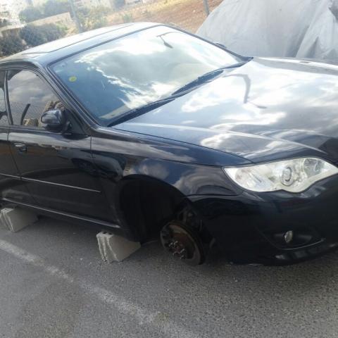 אמש בנווה גן: גנבו את ארבעת הגלגלים והשאירו את המכונית על בלוקים - חדשות בפתח תקווה