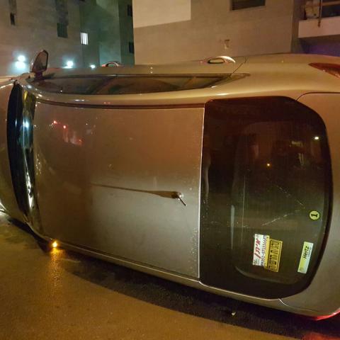 נהג רכב בן 19 נפצע קל ברחוב מסקין לאחר שהתהפך עם רכבו ופגע ברכבים אחרים - חדשות בפתח תקווה