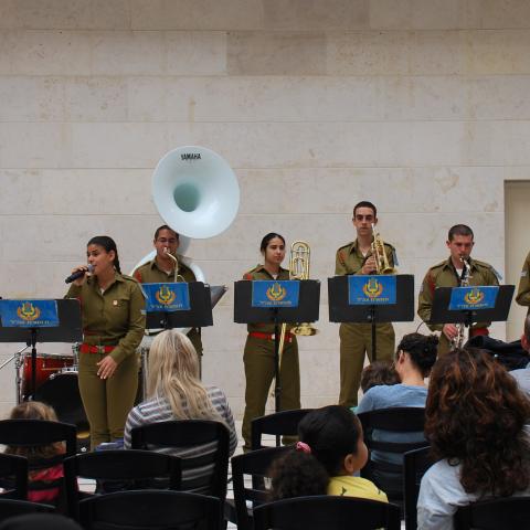 ביקור התזמורת בשניידר - בריאות בפתח תקווה