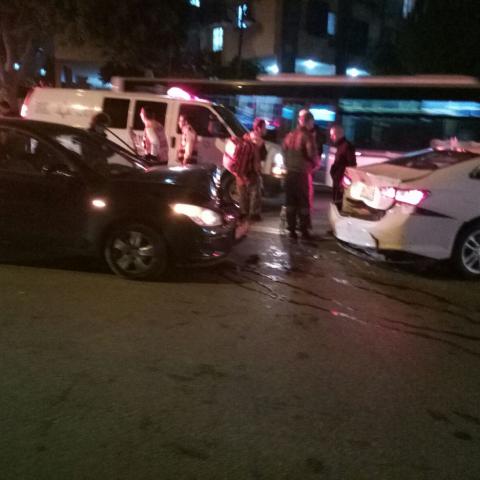 תאונת דרכים ללא נפגעים ברחוב ז'בוטינסקי - חדשות בפתח תקווה