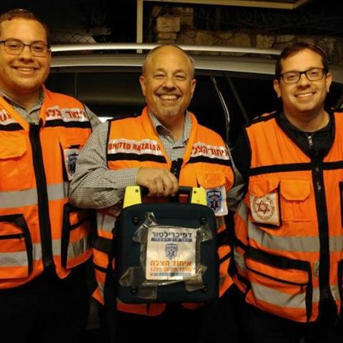 גבר בן 63 לקה בדום לב וחולץ מקומה חמישית - חדשות בפתח תקווה