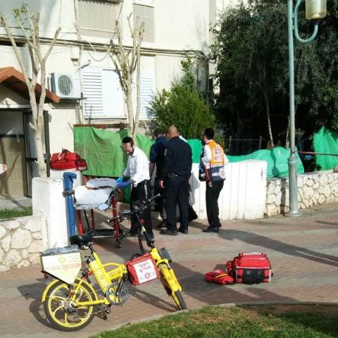 גבר דקר את אשתו ואת בנו וניסה להתאבד - חדשות בפתח תקווה