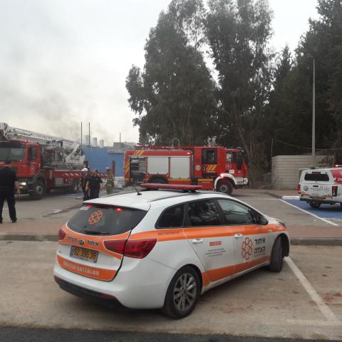 שריפה במבנה בבריכת עמישב - חדשות בפתח תקווה