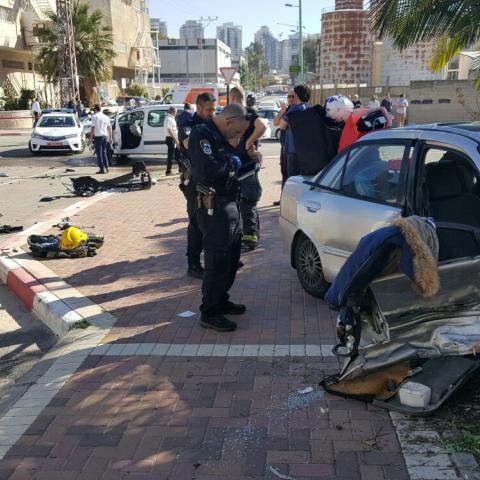 3 פצועים בתאונת דרכים ברחוב המפלסים פינת רחוב ברט בפתח תקווה - חדשות בפתח תקווה