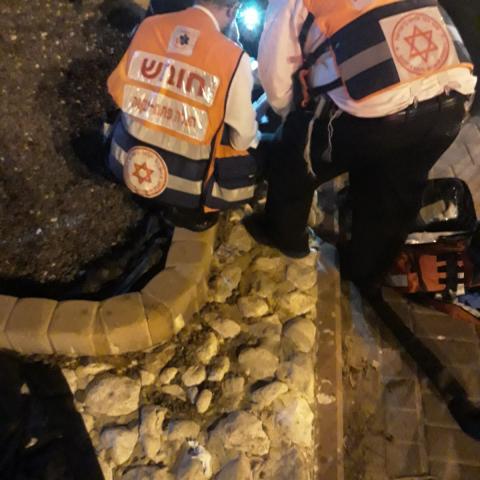 ילד בן 11 נפצע מפגיעת רכב ברחוב מנחם בגין - חדשות בפתח תקווה