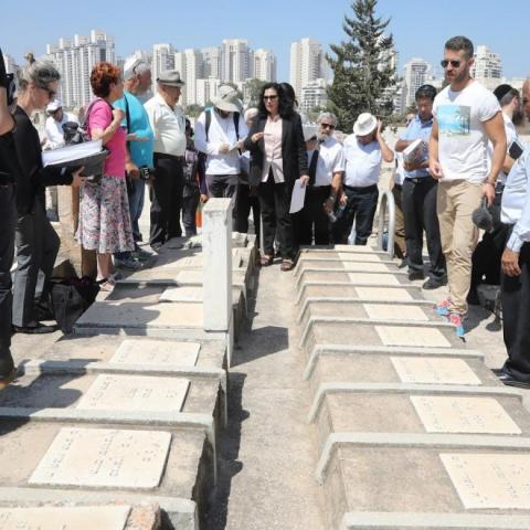 הכנסת אישרה בקריאה שלישית: פתיחת קבר של קטין יוצא תימן לשם זיהוי ועריכת בדיקה גנטית - חדשות בפתח תקווה