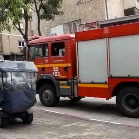 שריפה בבניין מגורים ברחוב מוהליבר - חדשות בפתח תקווה