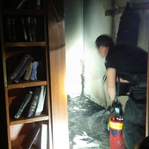 חשד להצתות: 5 שריפות הלילה בשכונות הדר גנים ועמישב - חדשות בפתח תקווה