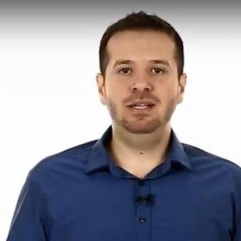 מאד משכנע! אלירן בן אריה מחברת "דיבייטים" מלמד את הצעירים להביע את עצמם ולשכנע - צפו בסרטון! - חינוך בפתח תקווה