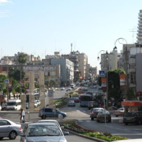 מרחיבים את ההיתרים למסעדות ועסקי אוכל במרכז העיר - חדשות בפתח תקווה