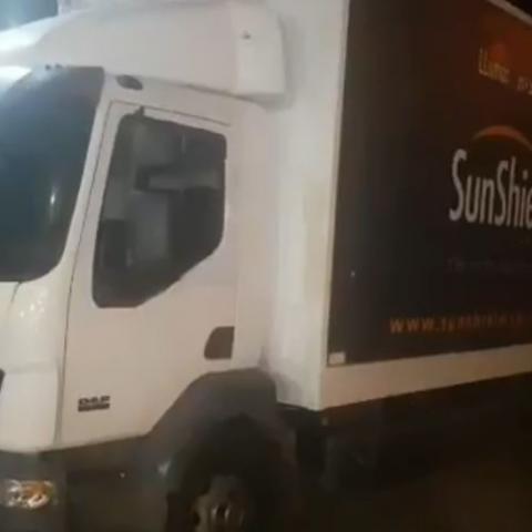 לא רחוק מפתח תקווה נלכדה משאית שנראית תמימה... צפו בסרטון! - חדשות בפתח תקווה