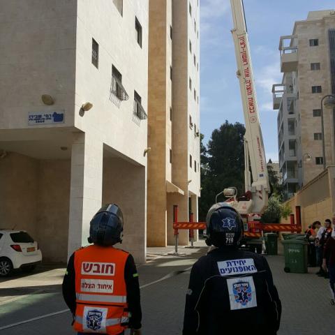 שריפה בדירה ברחוב מסקין - צפו בסרטונים - חדשות בפתח תקווה