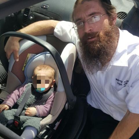 פעוט ננעל ברכב ברחוב בן ציון גליס באזור התעשייה סגולה בפתח תקווה - חדשות בפתח תקווה