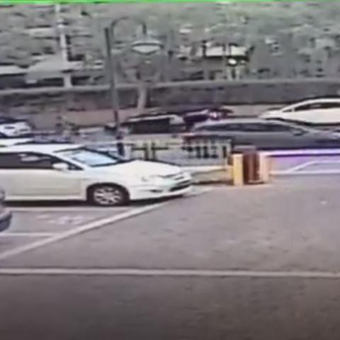  נער שרכב על אופניים חשמליים דרס הולכת רגל - חדשות בפתח תקווה