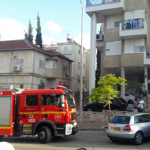 שריפה בלובי של בניין מגורים ברחוב יהלום - חדשות בפתח תקווה