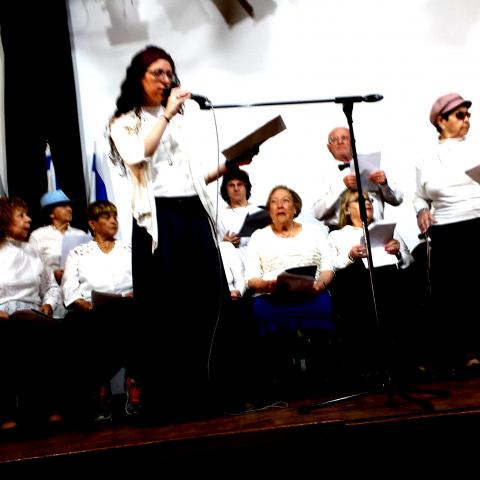 טקס יום הזיכרון לשואה ולגבורה בעמותת  "עמך" - תרבות ופנאי בפתח תקווה
