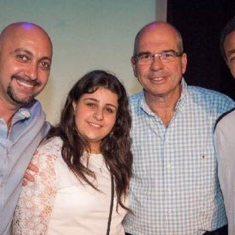 פרס הצטיינות הנשיא של משרד החינוך לקרולינה שקולניק וראובן טגניה על פעילותם במסגרת אגף הנוער - חינוך בפתח תקווה