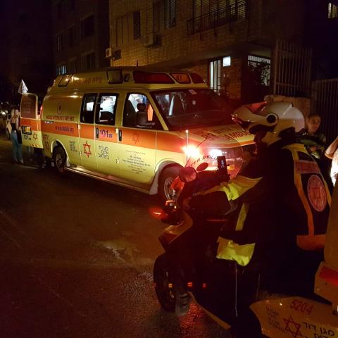 רוכב אופניים חשמליים נפצע בינוני מפגיעת רכב ברחוב המורים - חדשות בפתח תקווה