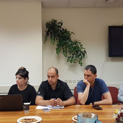 בשעה זו תושבים משכונת אם המושבות יחד עם דוידאי דורשים מהמשרד להגנת הסביבה לפעול בנחרצות נגד המפעלים - איכות הסביבה וחזות העיר בפתח תקווה