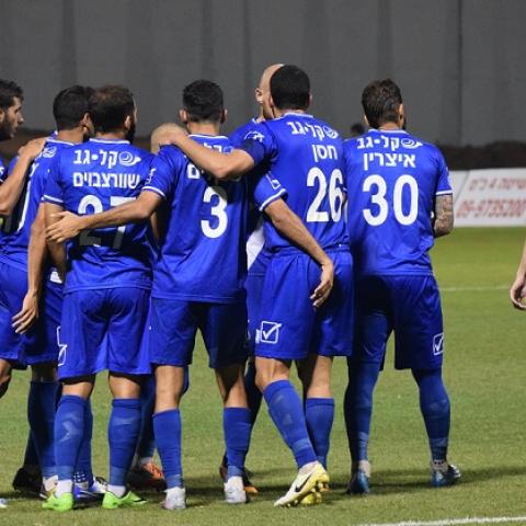 הפועל פ"ת ניצחה את הפועל ר"ג ונמצאת בדרך להישארות בליגה הלאומית (וידיאו) - ספורט בפתח תקווה