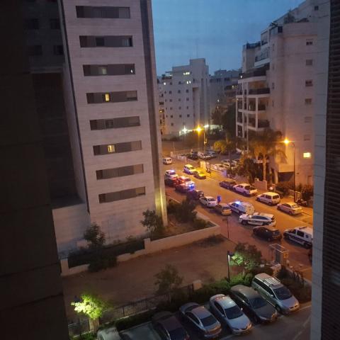 טרגדיה בשכונת נווה גן: בת 28 קפצה אל מותה מקומה 18 ברחוב כצנלסון - חדשות בפתח תקווה