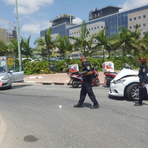 2 נהגים נפצעו בתאונת דרכים ברחוב המפלסים בפתח תקווה - חדשות בפתח תקווה