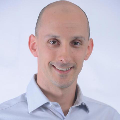 רועי פן הגיש תביעת דיבה נגד תושבת שכינתה אותו ש-פן וחולה נפש - חדשות בפתח תקווה