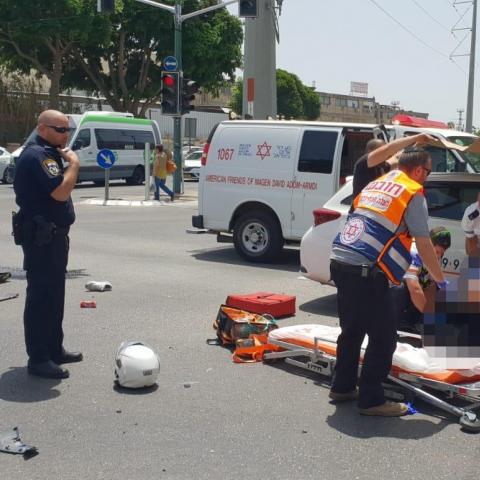 רוכב אופנוע בן 19 נפצע קשה מפגיעת רכב ברחוב גיסין - חדשות בפתח תקווה