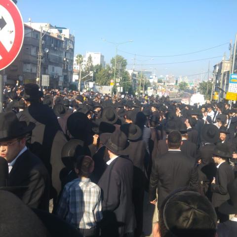 צפי לעומסי תנועה החל מהשעה 13:30 בגבול פתח תקווה/בני ברק בשל מחאת הפלג הירושלמי - חדשות בפתח תקווה