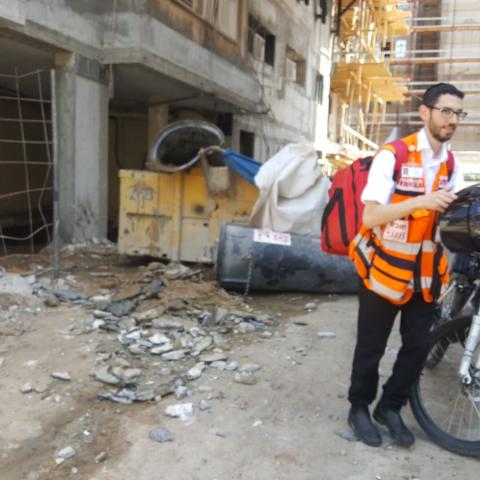 פועל נפצע בינוני באתר בנייה ברחוב שיפר בפתח תקווה - חדשות בפתח תקווה