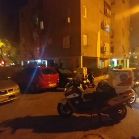 אישה נפצעה קשה לאחר שנפלה מקומה שלישית ברחוב ליוויק בפתח תקווה - חדשות בפתח תקווה