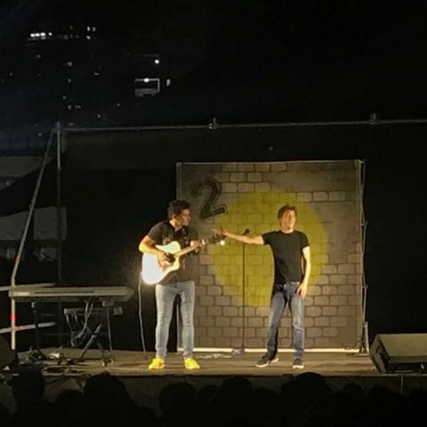 מוצ''ש בספורטן פ''ת: גרייניק ואלתרמן הצחיקו את הקהל (וידיאו) - תרבות ופנאי בפתח תקווה