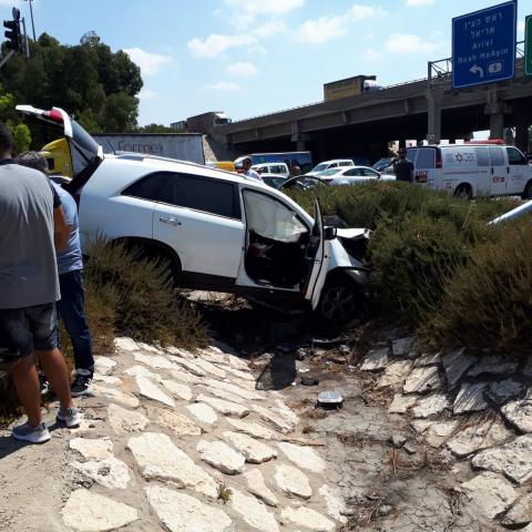 3 פצועים קל ופצוע בינוני בתאונת דרכים בצומת ירקונים - חדשות בפתח תקווה