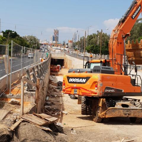 צפי לעומסי תנועה בעקבות עבודות ברכבת הקלה - רחוב ז'בוטינסקי צפוי להיחסם לכיוון מזרח - חדשות בפתח תקווה