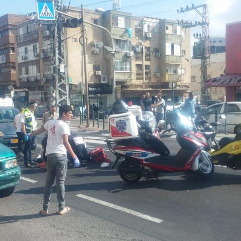 אישה נפצעה בינוני מפגיעת רכב ברחוב בר כוכבא בפתח תקווה - חדשות בפתח תקווה