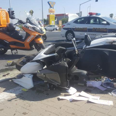 רוכב אופנוע נפצע בינוני מפגיעת רכב בכביש 40 סמוך לצומת סגולה בפתח תקווה - חדשות בפתח תקווה