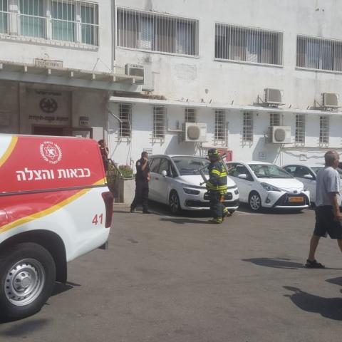 שריפה בתחנת המשטרה ברחוב שטמפפר - חדשות בפתח תקווה