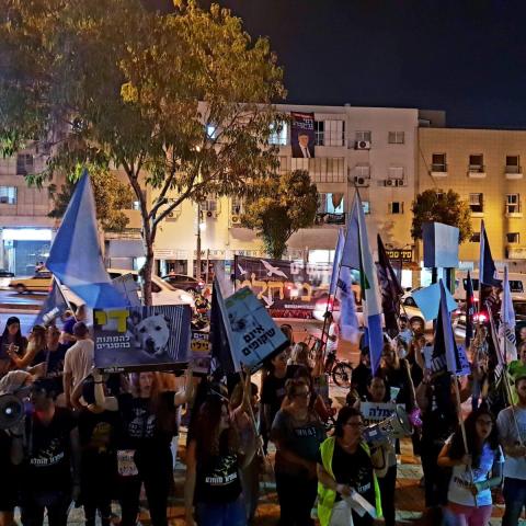  פעילים למען בעלי חיים הפגינו כדי שתושבי העיר יבחרו בחמלה כלפי בע"ח (וידיאו) - בעלי חיים בפתח תקווה