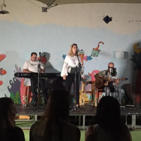 בבית ספר פאול קור: שרים לזכרו של יצחק רבין ז"ל (וידיאו) - חינוך בפתח תקווה