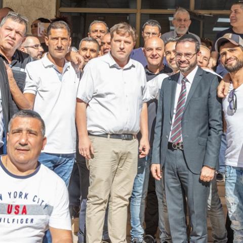 ראש העיר הנבחר הגיע היום לבניין העירייה (וידיאו) - חדשות בפתח תקווה