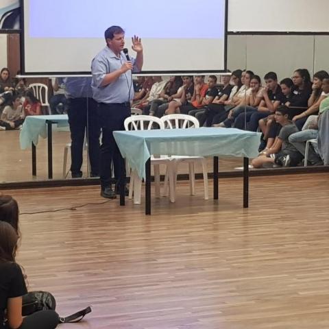 פגישה ראשונה של גרינברג עם מועצת הנוער העירונית (וידיאו) - חינוך בפתח תקווה