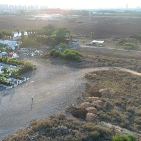  השליך פסולת סמוך לגן האירועים "דל וינו" וישלם קנס 4000 ש"ח לעירייה - איכות הסביבה וחזות העיר בפתח תקווה