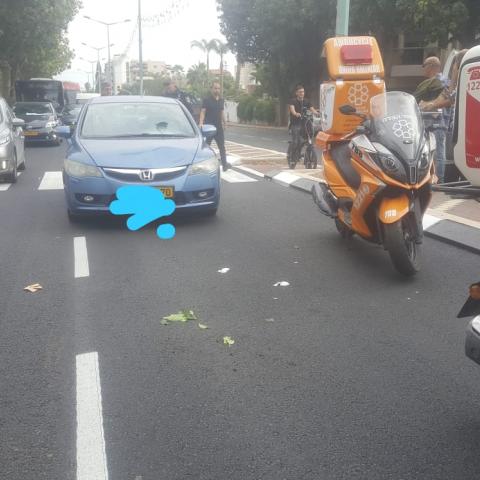 הולכת רגל נפצעה בינוני לאחר שנפגעה מרכב ברחוב פינס בפתח תקווה - חדשות בפתח תקווה