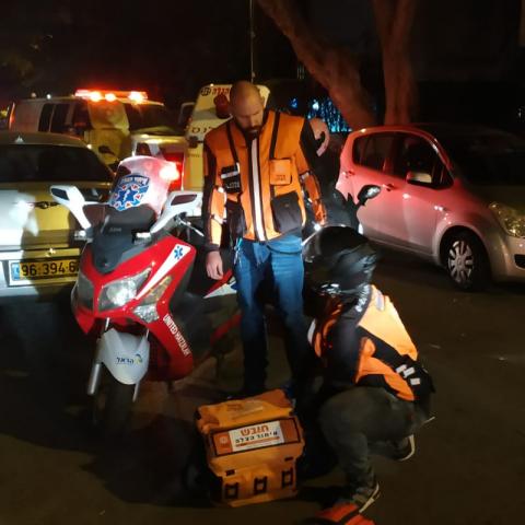 ילד שרכב על אופניים נפצע לאחר שהתנגש ברכב חונה ברחוב השופטים בפתח תקווה - חדשות בפתח תקווה