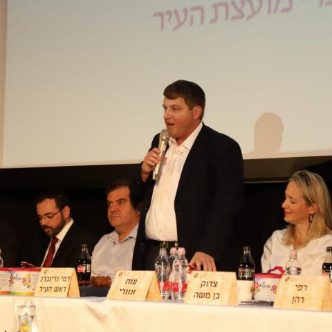 גרינברג לעובדי העירייה: "אנו נדרשים כעת לצעדים דרמטיים. זה יכאב." - חדשות בפתח תקווה