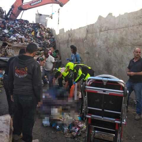 2 פועלים נפלו מחומה באתר פסולת בפתח תקווה - חדשות בפתח תקווה