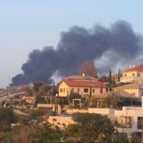  הלילה והבוקר התקבלו עשרות דיווחים על ריחות שריפה חריפים בפתח תקווה ומהאזור - איכות הסביבה וחזות העיר בפתח תקווה