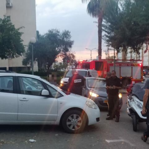 פעוט בן שנה ננעל ברכב ברחוב ארלוזורוב בפתח תקווה - חדשות בפתח תקווה
