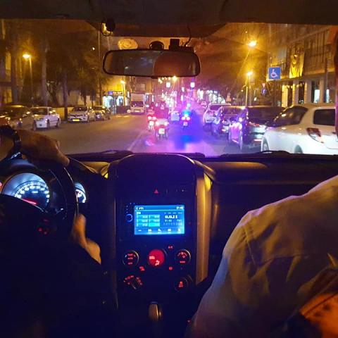 ראש העירייה ביצע סיור עם גורמי האכיפה במרכז העיר כדי לפעול לטיפול בעסקים לא חוקיים ודירות מחולקות - חדשות בפתח תקווה