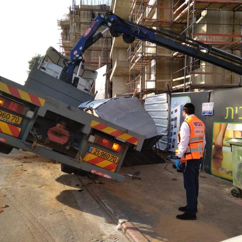 מפעיל מנוף נפצע קל באתר בנייה ברחוב דגל ראובן בפתח תקווה - חדשות בפתח תקווה